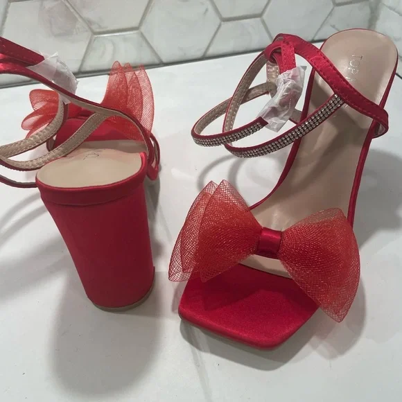 Top Moda RED Satin And Rhinestone Agatha Block Heels Bow Size 6.5 New / Box - Picture 6 of 9